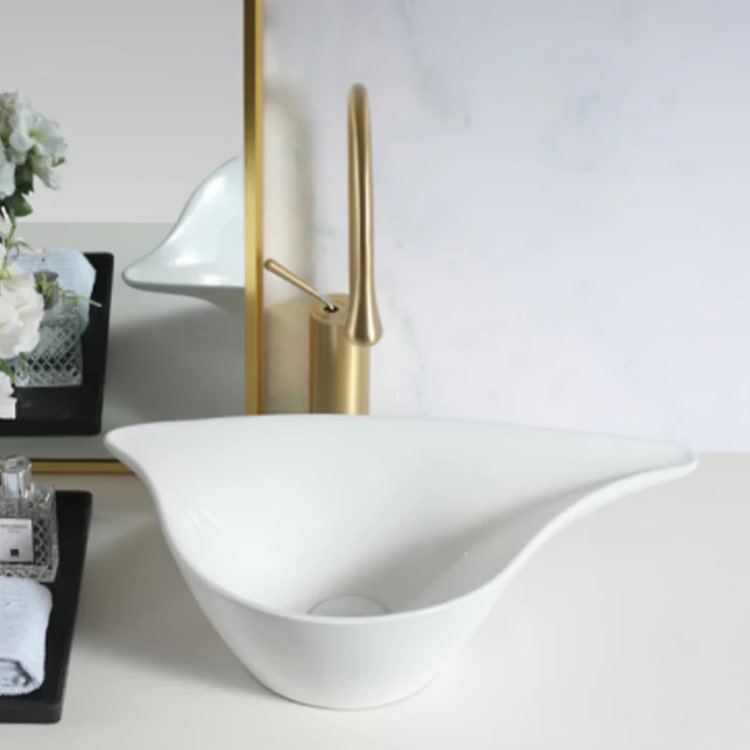 Conoce el lavabo Ontario: Diseño orgánico, cerámica resistente y fácil instalación sobre encimera. Ideal para baños modernos y funcionales. ¡Descúbrelo!
SKU: 1264-WHITE